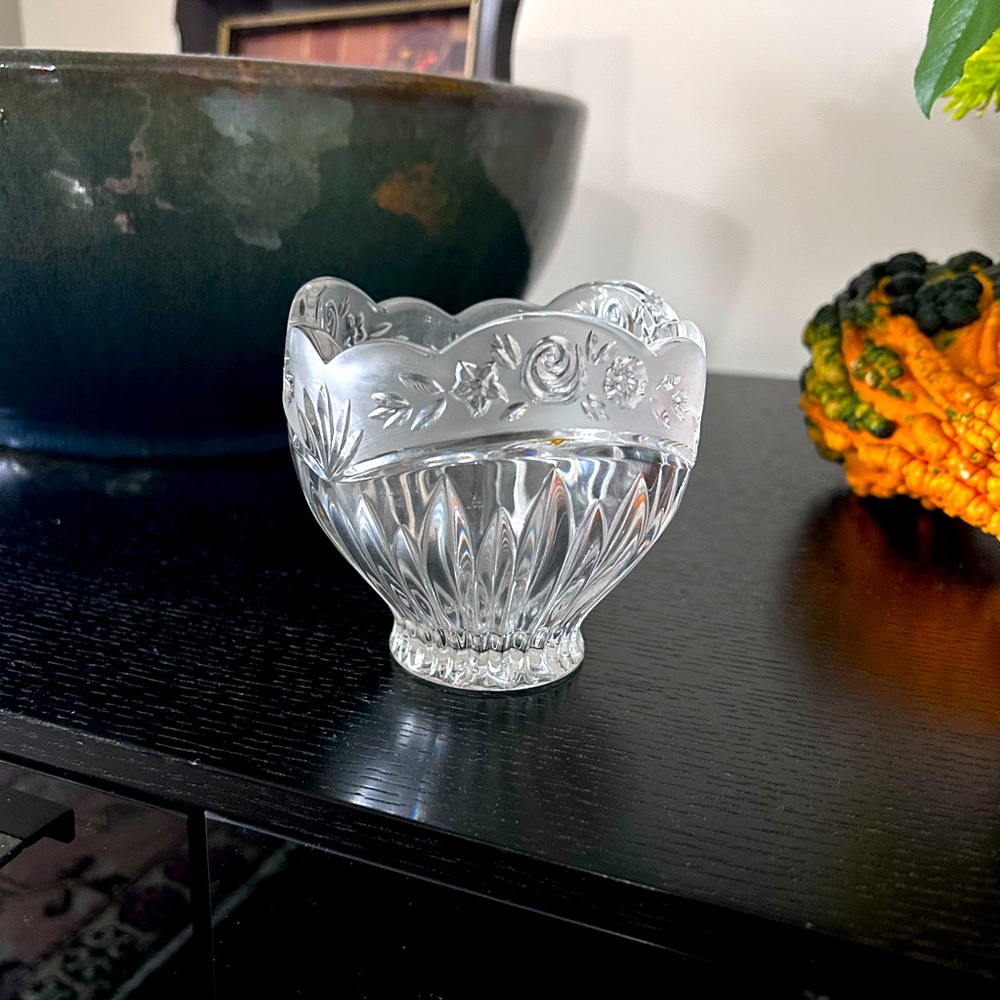 Vintage Oneida crystal dish bowl candy dish excellent condition no flaws